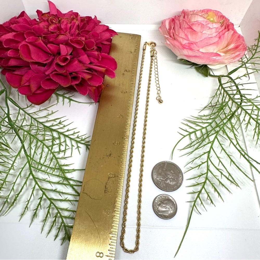 NEW⚜️Elegant Twisted Gold Chain Necklace - Picture 5 of 5